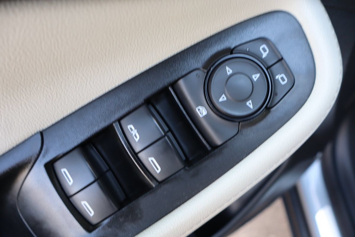 Used 2023 Buick Encore GX Preferred w/ Cold Weather Comfort Package FWD image 27