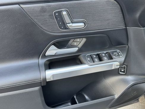 New 2026 Mercedes-Benz GLB 250 image 8