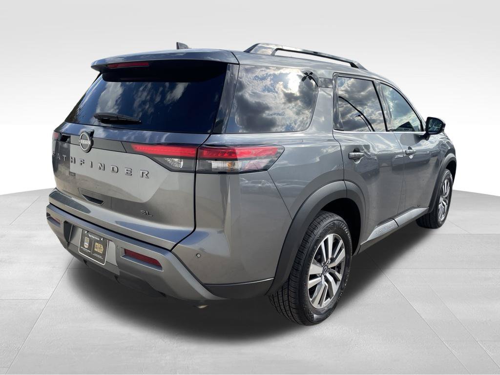 Used 2026 Nissan Pathfinder SL FWD image 5