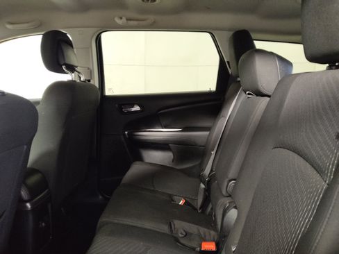 Used 2018 Dodge Journey SE w/ Popular Equipment Group FWD image 18