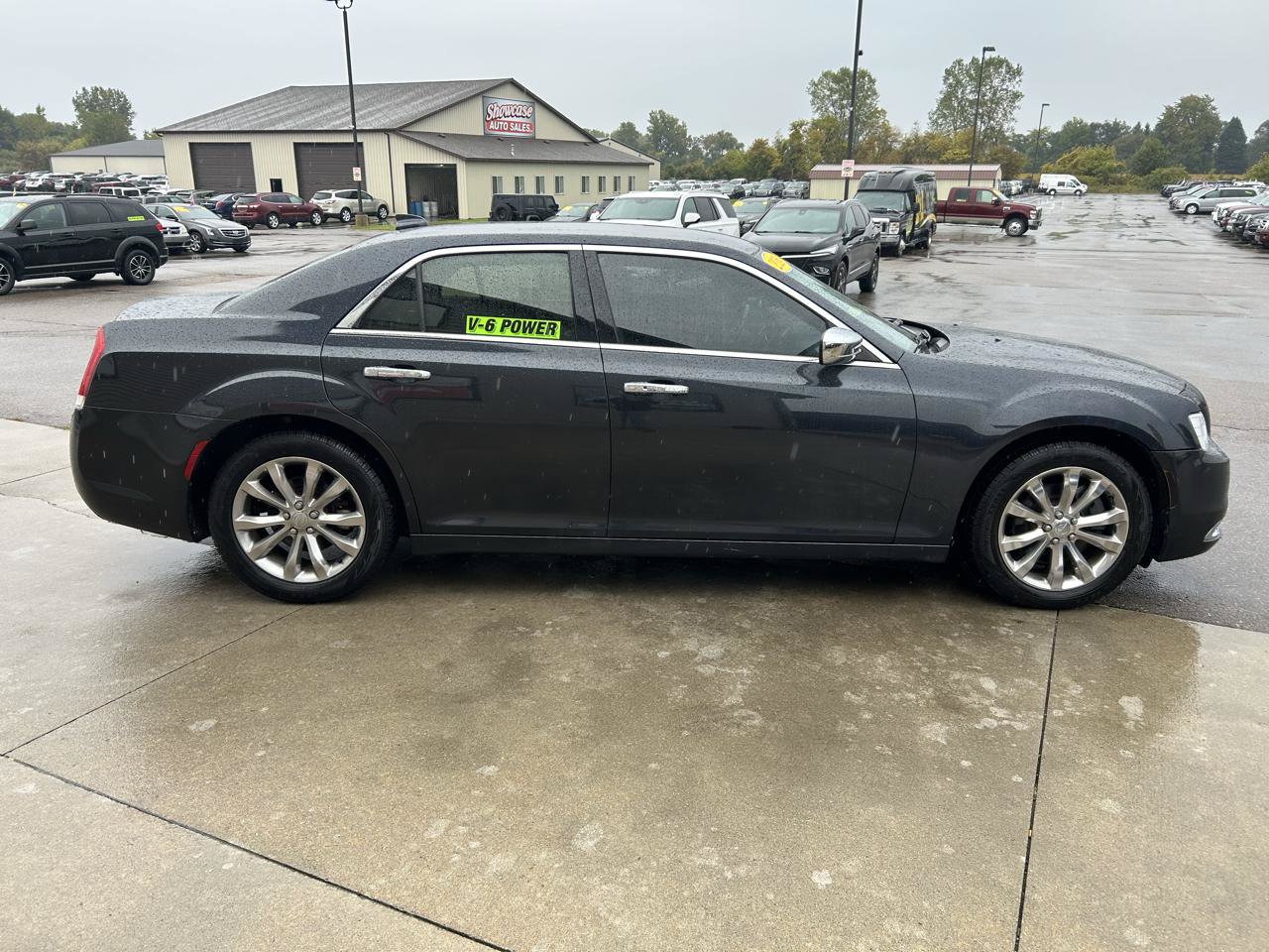 Used 2016 Chrysler 300 Limited AWD/4WD image 4