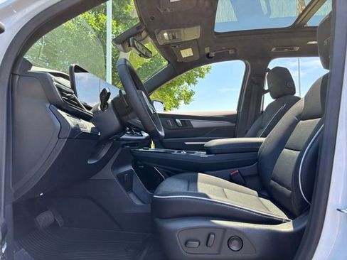 New 2026 Buick Enclave Sport Touring w/ Power Package FWD image 18