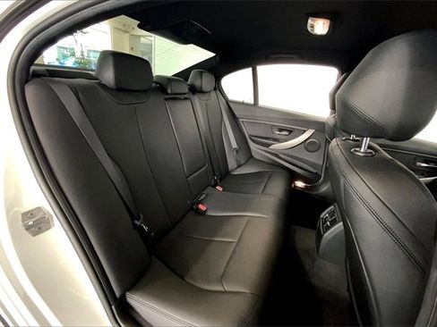 Used 2017 BMW 320i Sedan image 26