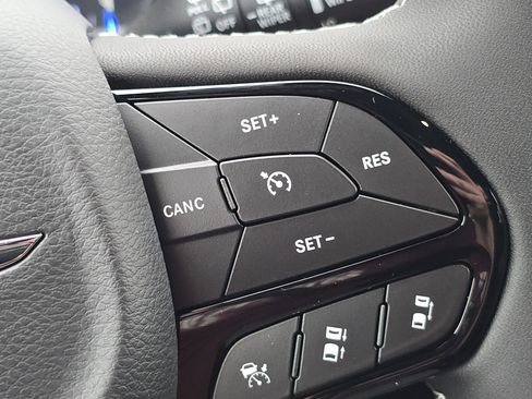 New 2026 Chrysler Pacifica Select image 12