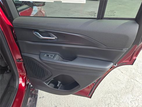 New 2025 Jeep Grand Cherokee Altitude image 9