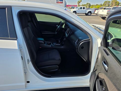 Used 2019 Dodge Charger SXT RWD image 27