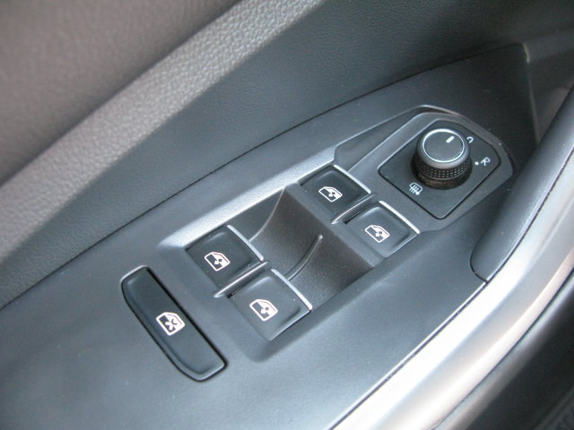 Used 2023 Volkswagen Jetta SE w/ Panoramic Sunroof Package FWD image 15