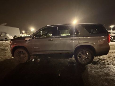 Used 2022 GMC Yukon SLT w/ SLT Premium Package image 12