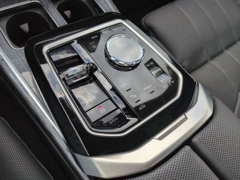 Used 2025 BMW i7 eDrive50 RWD image 35