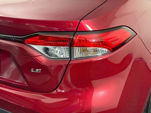 Used 2022 Toyota Corolla LE FWD image 33