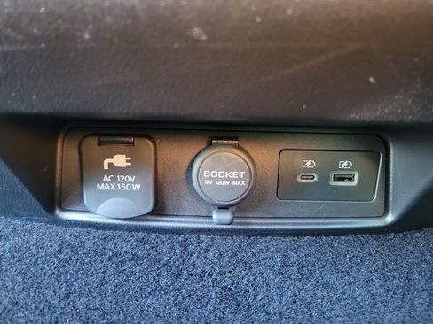 Certified 2022 Nissan Armada SL w/ Captain's Chairs Package image 20