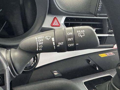Used 2026 Toyota Sienna LE FWD image 23