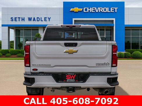 Certified 2025 Chevrolet Silverado 2500 High Country w/ High Country Premium Package AWD/4WD image 6