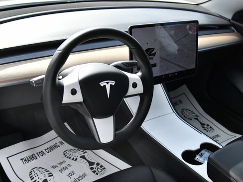 Used 2020 Tesla Model 3 Standard Range RWD image 14