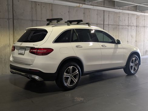 Used 2019 Mercedes-Benz GLC 300 4MATIC image 9