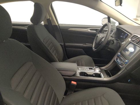 Used 2018 Ford Fusion SE w/ Fusion SE Technology Package FWD image 21