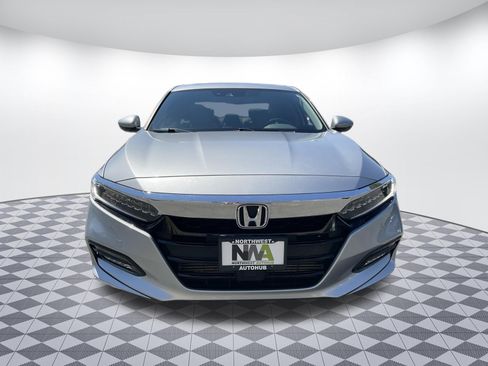 Used 2018 Honda Accord Touring image 5