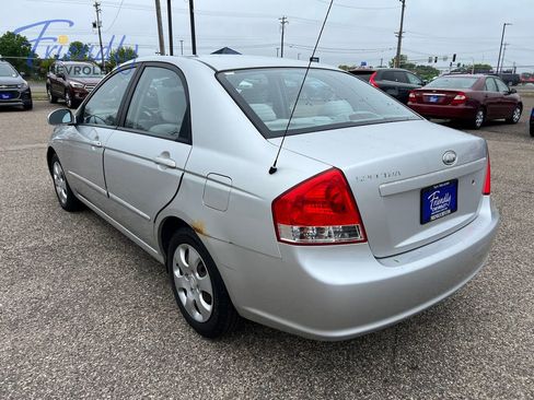 Used 2008 Kia Spectra LX FWD image 3