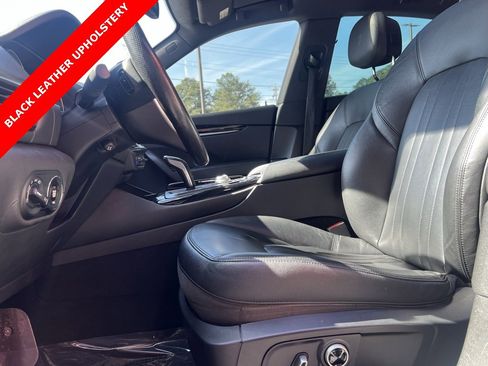 Used 2021 Maserati Levante image 3