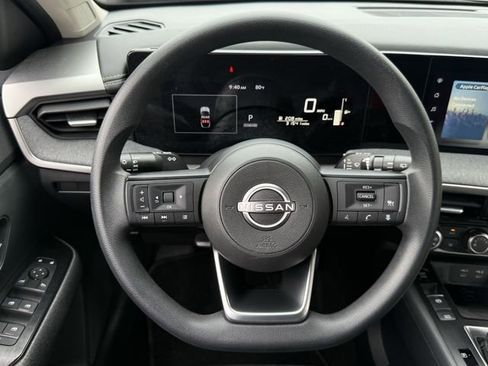 Used 2025 Nissan Kicks SV FWD image 12