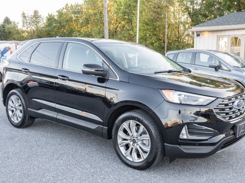 Used 2024 Ford Edge Titanium image 4
