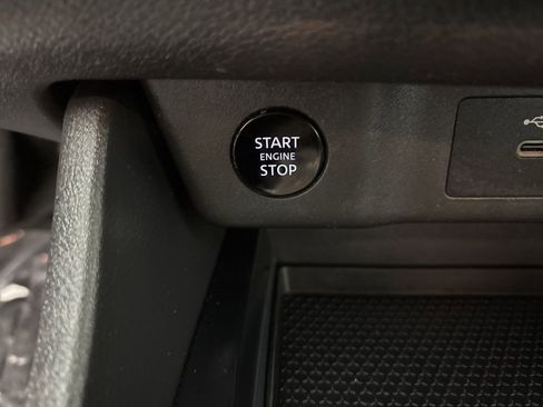 Used 2024 Nissan Rogue SV image 26