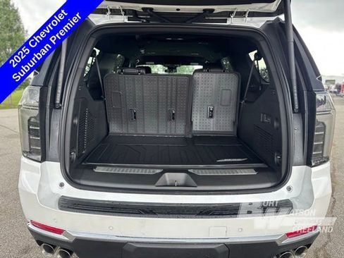 New 2025 Chevrolet Suburban Premier image 30