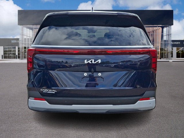Used 2026 Kia Carnival FWD image 5