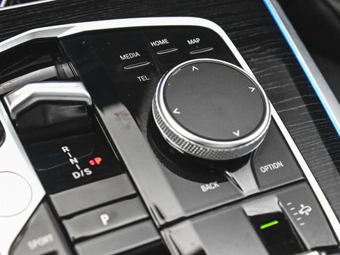 Used 2023 BMW X7 xDrive40i w/ M Sport Package image 30