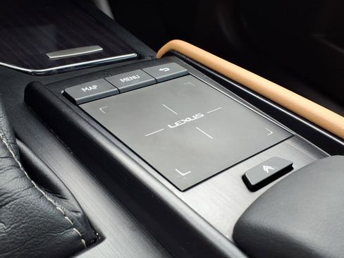 Used 2019 Lexus ES 350 Ultra Luxury FWD image 16