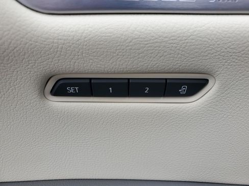 Certified 2024 Cadillac XT5 Premium Luxury w/ LPO, Floor Liner Package AWD/4WD image 22