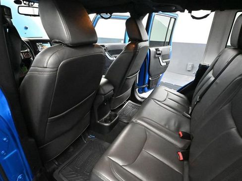 Used 2014 Jeep Wrangler Unlimited Sahara w/ Katzin Premium Leather Group image 30