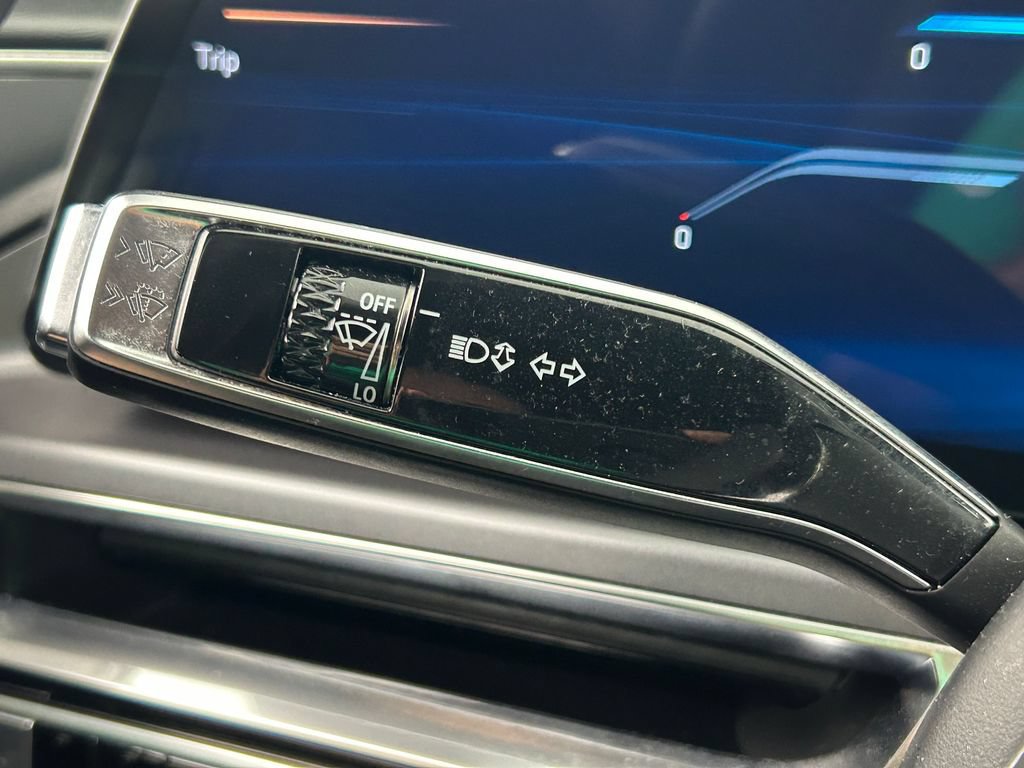 Used 2024 Cadillac Lyriq Tech RWD image 35