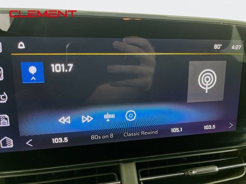 Used 2025 Chevrolet Trax LT w/ LT Convenience Package FWD image 19