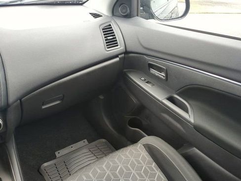 Used 2025 Mitsubishi Outlander Sport AWD image 16