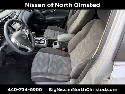 Used 2016 Nissan Rogue SV image 23