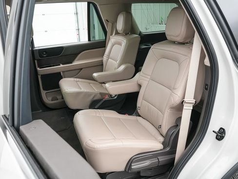 Used 2024 Lincoln Navigator Premiere image 20