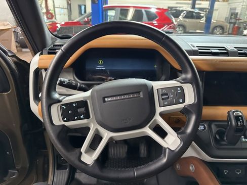Used 2024 Land Rover Defender 110 S image 14