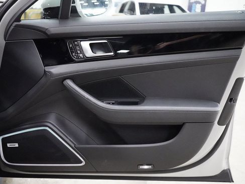Used 2019 Porsche Panamera RWD image 28