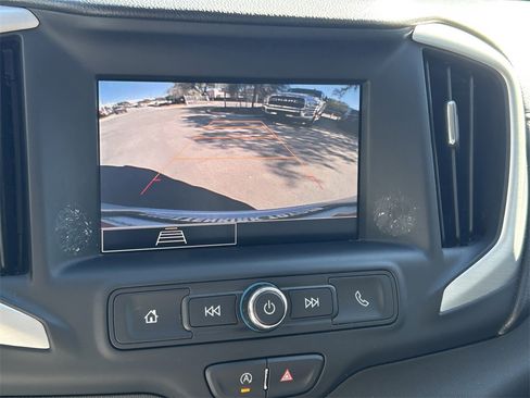Used 2024 GMC Terrain SLE image 30