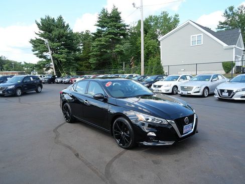 Used 2022 Nissan Altima 2.5 Platinum AWD/4WD image 2