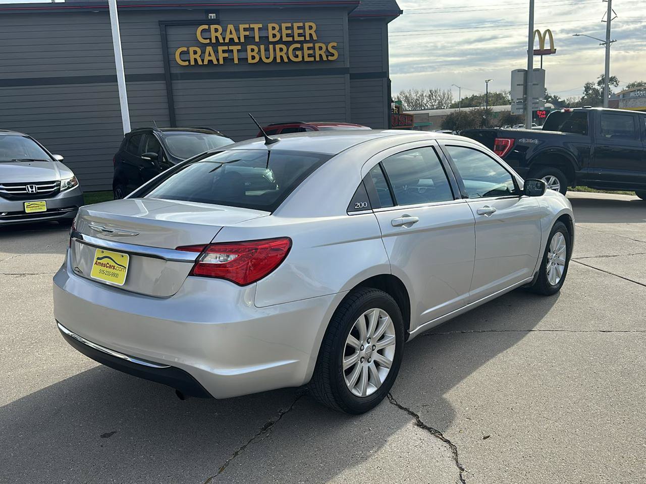 Used 2012 Chrysler 200 Touring FWD image 3