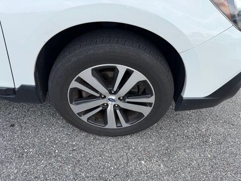 Used 2019 Subaru Outback 2.5i Limited AWD/4WD image 4