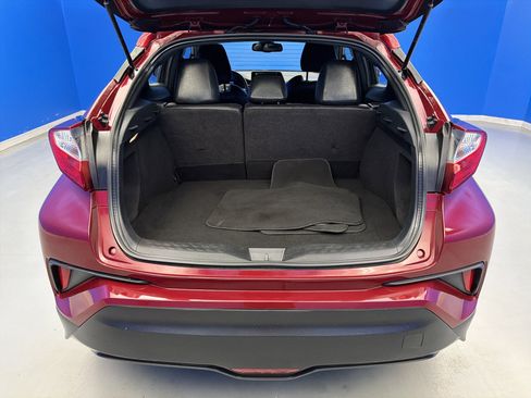 Used 2018 Toyota C-HR XLE FWD image 27
