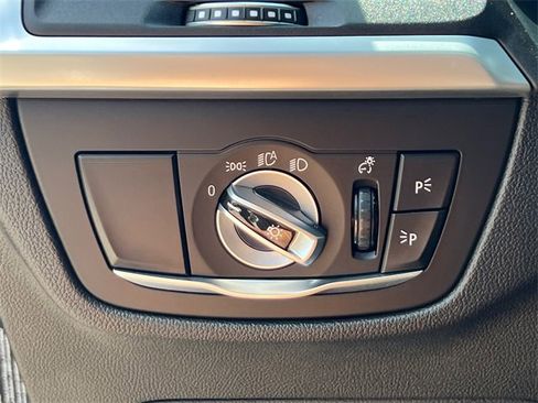 Used 2023 BMW X4 M40i w/ Parking Assistance Package image 26