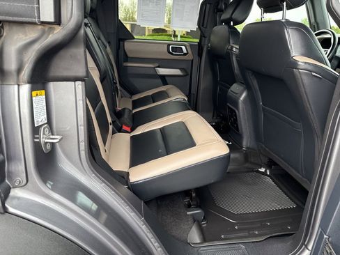 Used 2023 Ford Bronco Wildtrak AWD/4WD image 19