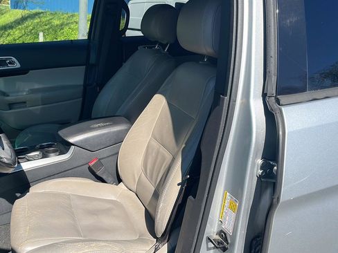 Used 2011 Ford Explorer Limited w/ 302A Rapid Spec Order Code image 19