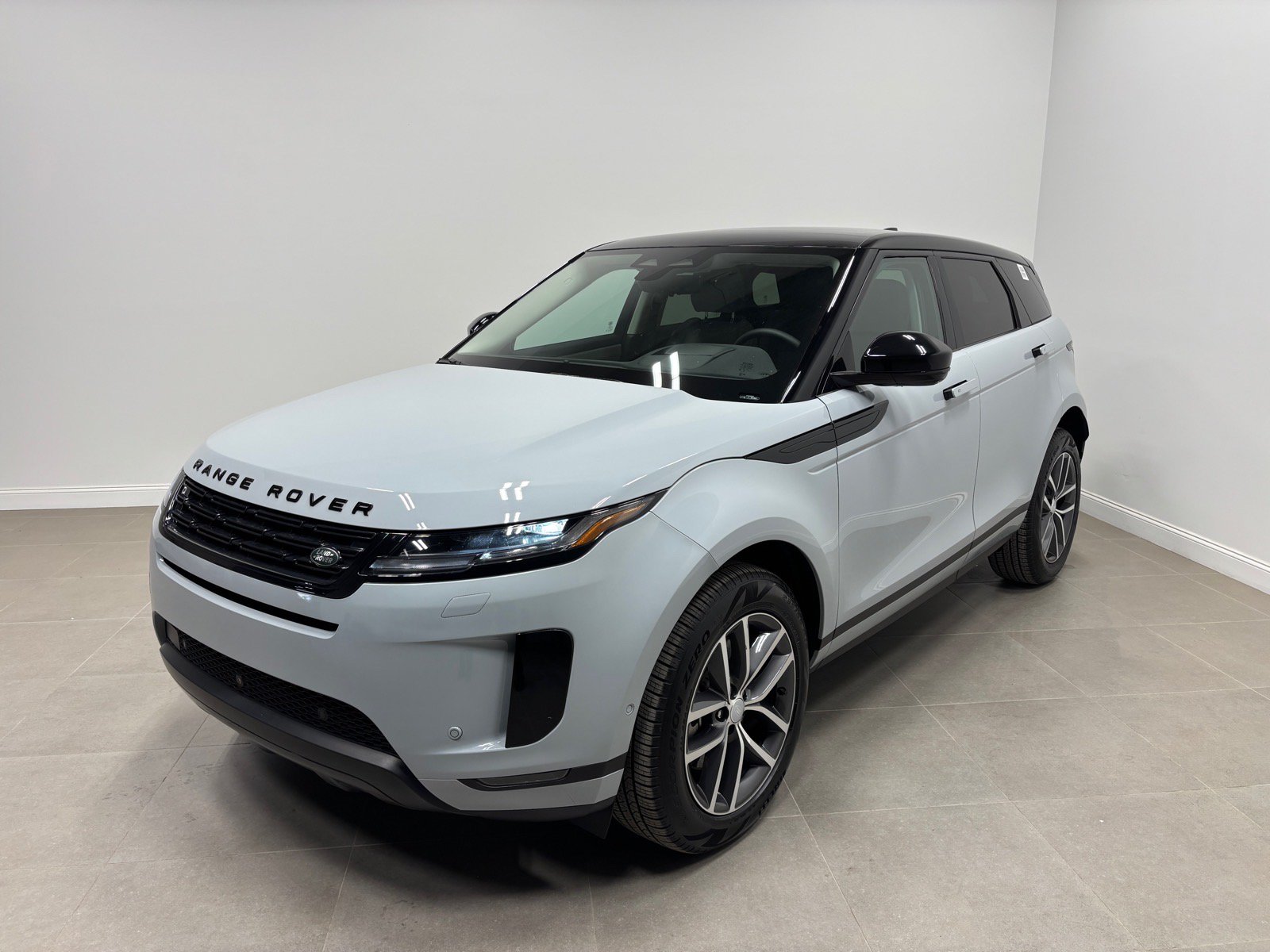 New 2024 Land Rover Range Rover Evoque S AWD/4WD image 1
