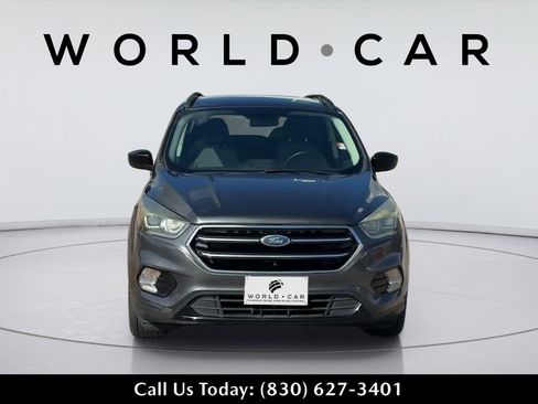 Used 2017 Ford Escape SE w/ Equipment Group 201A FWD image 2