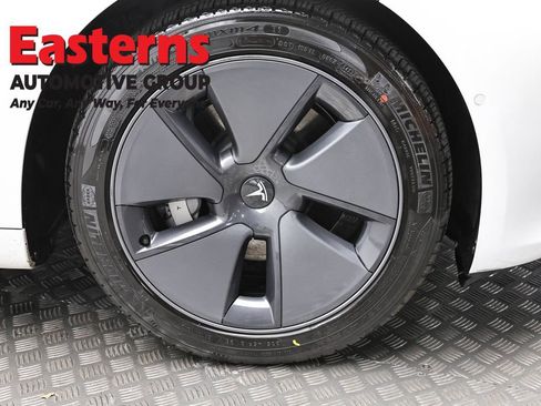 Used 2022 Tesla Model 3 Standard Range image 25
